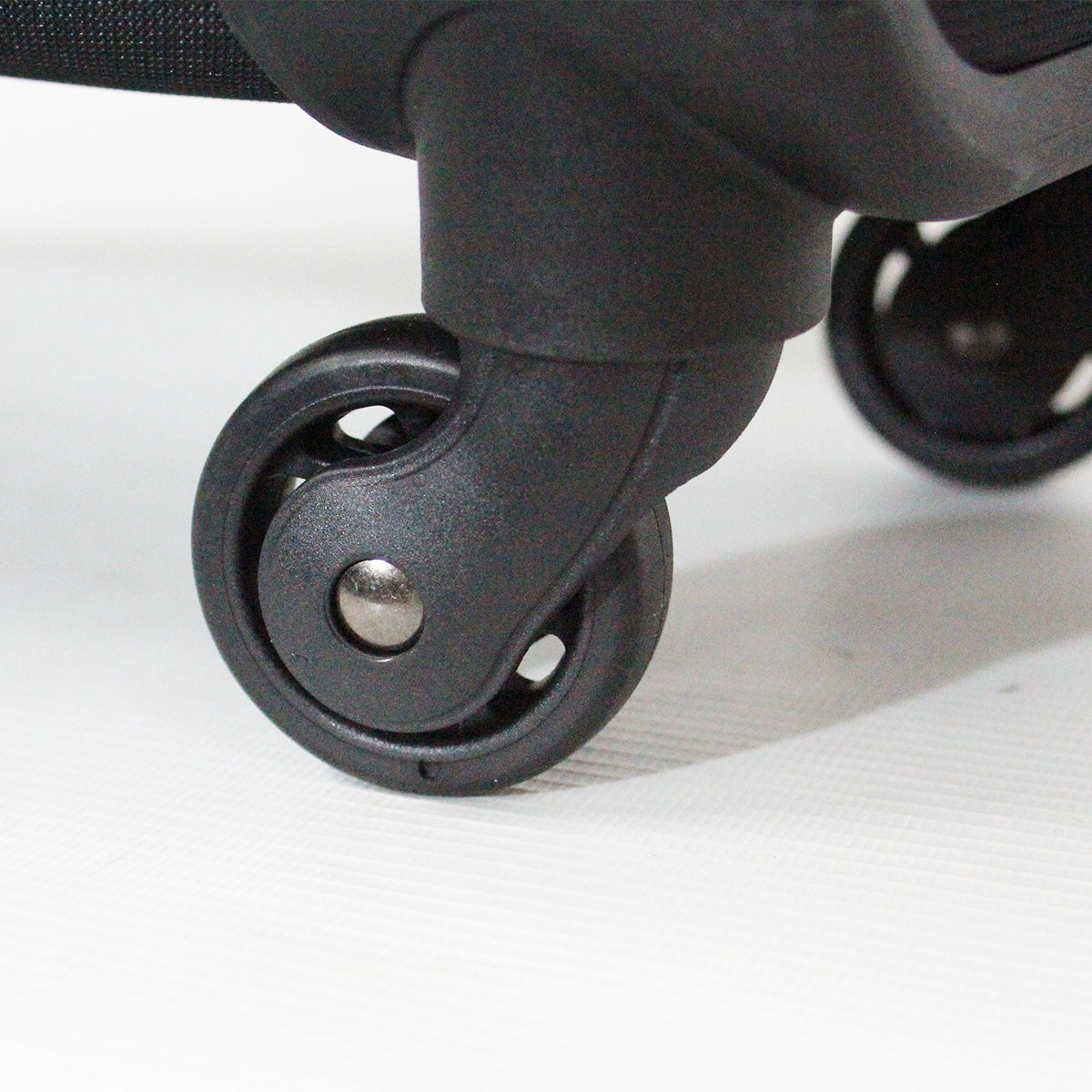 Swisspro Nyon Expandable Spinner Softside